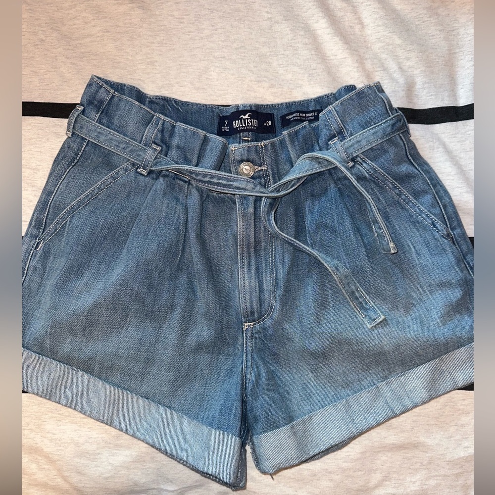Hollister high rise mom short